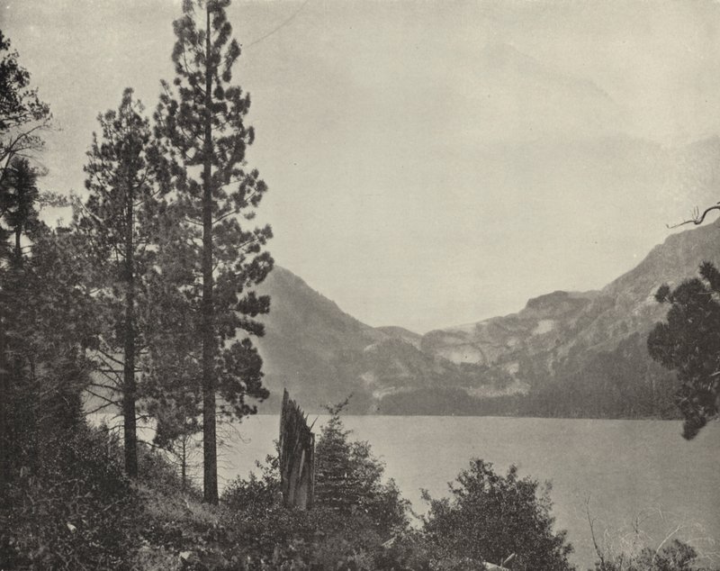 Emerald Bay, Lake Tahoe (m/v kuva) tekijältä American Photographer (after)