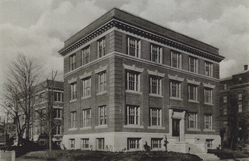 Harvardin yliopisto: Wolcott Gibbs Memorial Laboratory, T Jefferson Coolidge Chemical Laboratory (m/v kuva) tekijältä American Photographer (after)