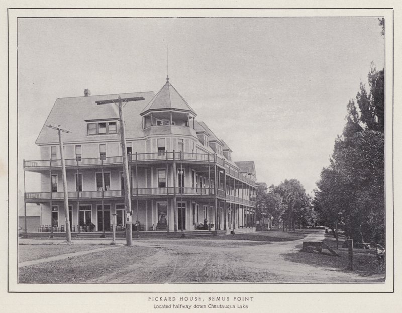 Jamestown, NY: Pickard House, Bemus Point (m/w kuva) tekijältä American Photographer (after)