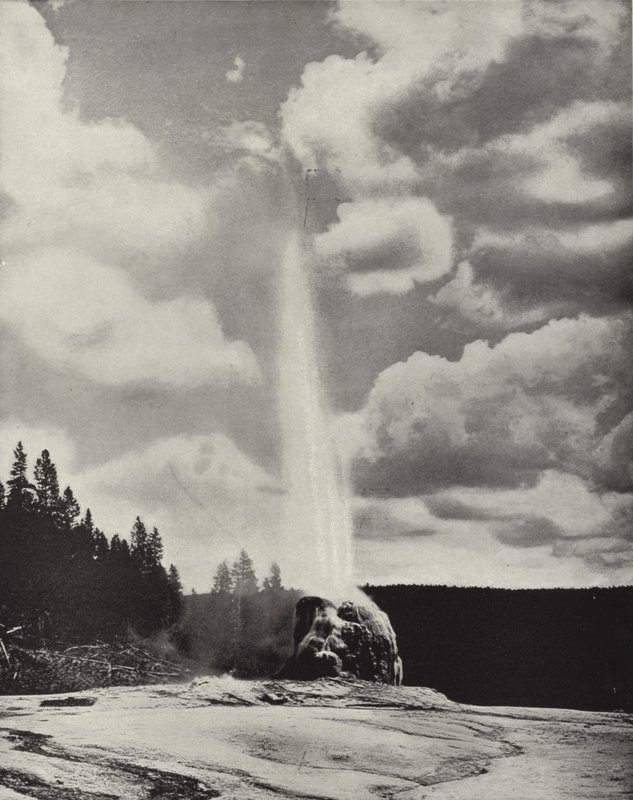 Lone Star Geyser, Yellowstone, Wyoming (m/w kuva) tekijältä American Photographer (after)