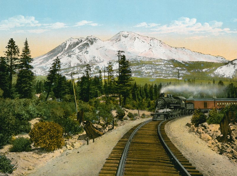 Mount Shasta Edgewoodin lähellä sijaitsevasta pisteestä (kuva) (kuva) tekijältä American Photographer (after)