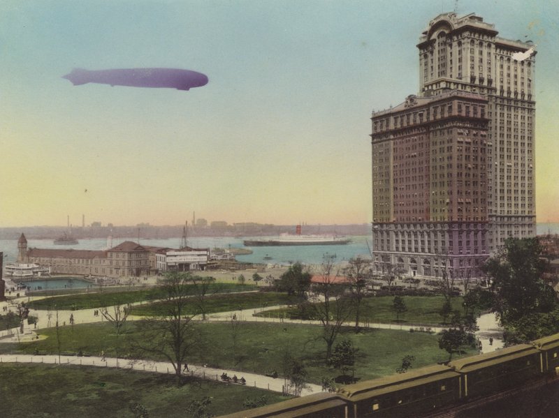 New York: Pier No 1, North River; Battery Park ja Whitehall Building (kuva) tekijältä American Photographer (after)