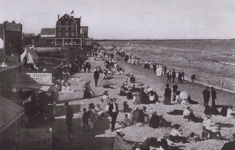 Old Orchard Beach, Maine: Rannalla (m/w kuva) tekijältä American Photographer (after)