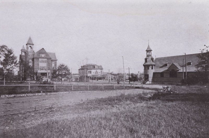 Old Orchard Beach, Maine: kaupungintalo ja julkinen kirjasto; Postitoimisto; St Margaret