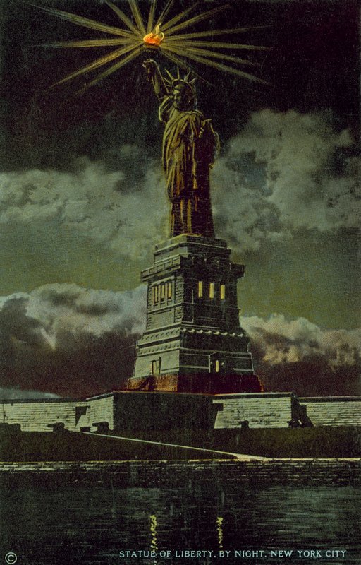 Vapaudenpatsas, New York City, New York, USA (värillinen kuva) tekijältä American Photographer (after)