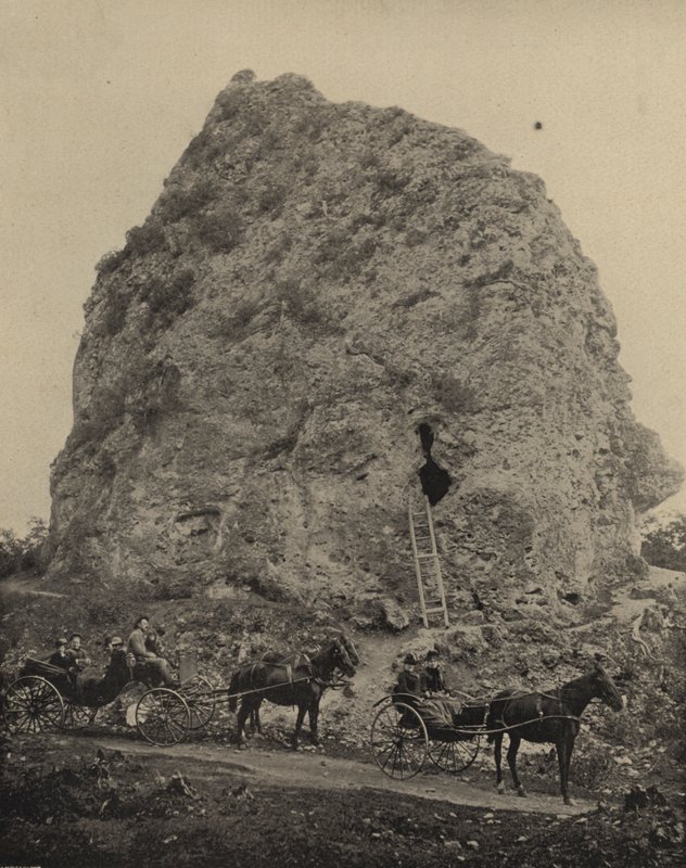 Sugarloaf Rock, Mackinac Island, Michigan (m/w kuva) tekijältä American Photographer (after)