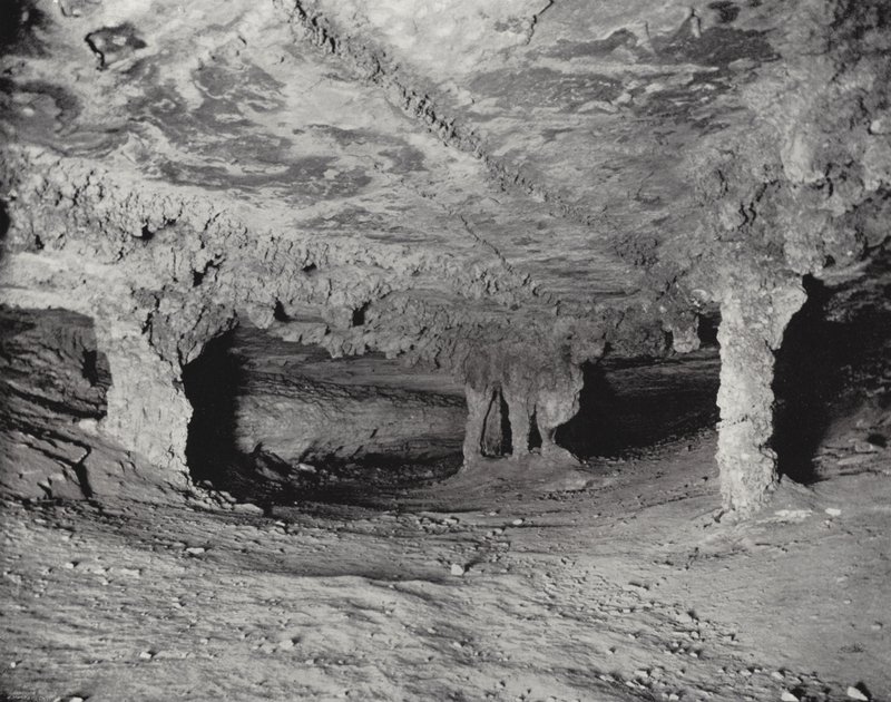 Morsiuskammio, Mammoth Cave, Kentucky (s/w-kuva). tekijältä American Photographer (after)