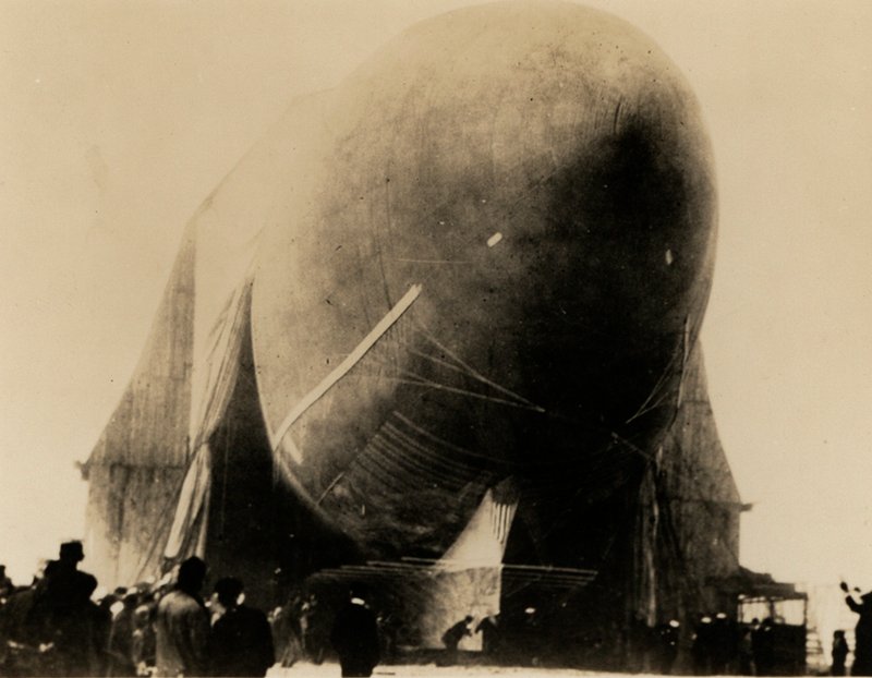Walter Wellman palasi Huippuvuorille Amerikan kanssa kesäkuussa 1907 (b/w kuva) tekijältä American Photographer (after)