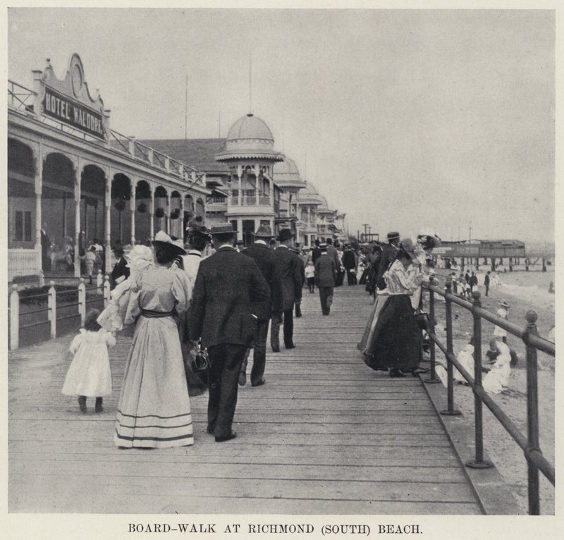 Boardwalk at Richmond (South) Beach (m/w kuva) tekijältä American Photographer