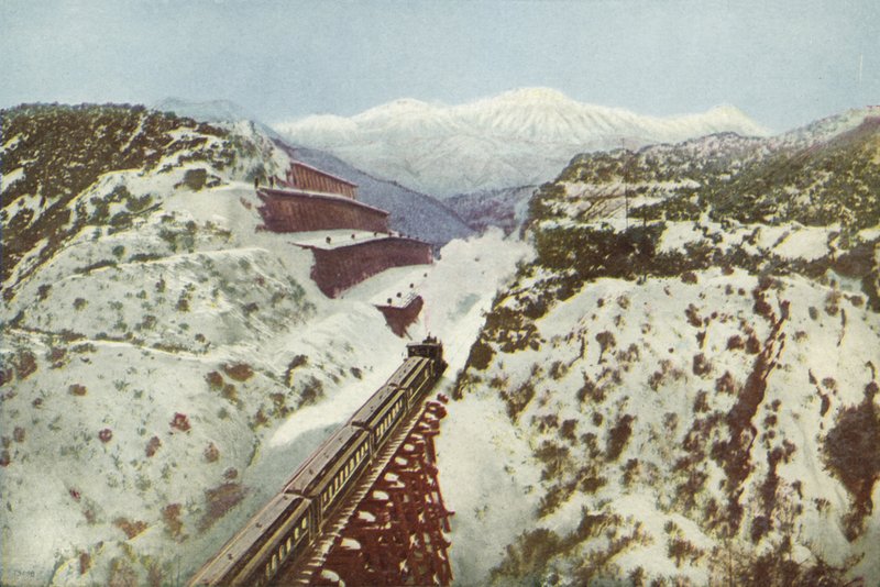 Cajon Pass, Summit of the Coast Range, Kalifornia (värillinen kuva) tekijältä American Photographer