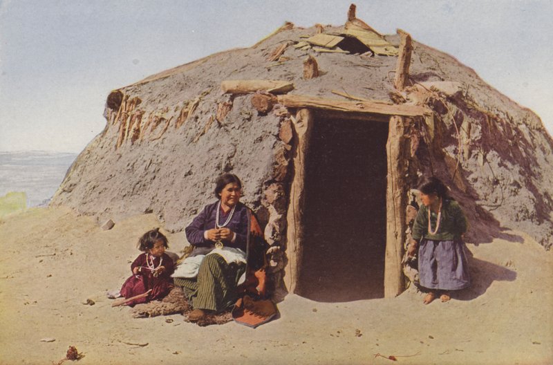 Ganadon Elle, intiaanirakennus, Albuquerque, Navajojen kuuluisin kutoja (värillinen kuva). tekijältä American Photographer