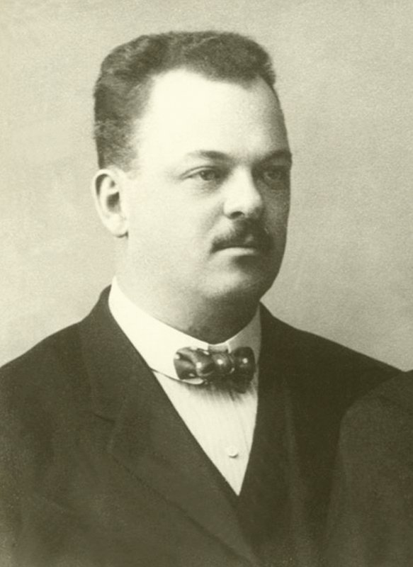 Gideon Sundback (s/w-kuva) tekijältä American Photographer