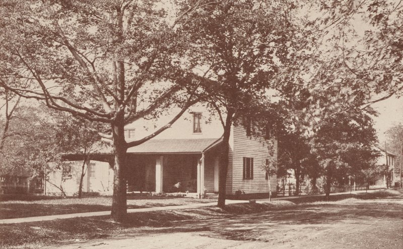 Minervan, ensimmäisen naisten kirjallisuusklubin koti, New Harmony, Indiana (s/w-kuva). tekijältä American Photographer