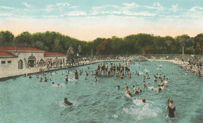 New Orleans: City Park Swimming Pool (värikuva) tekijältä American Photographer