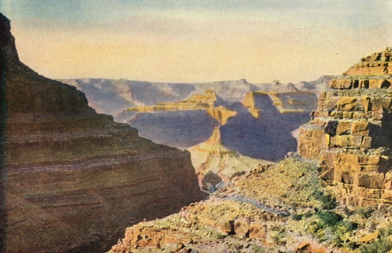 Hermit Trail -polulla, Grand Canyonin kansallispuisto (värikuva) tekijältä American Photographer