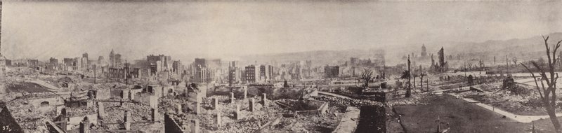 Luurankokaupungin panoraama Nob Hilliltä (s/w-kuva) tekijältä American Photographer
