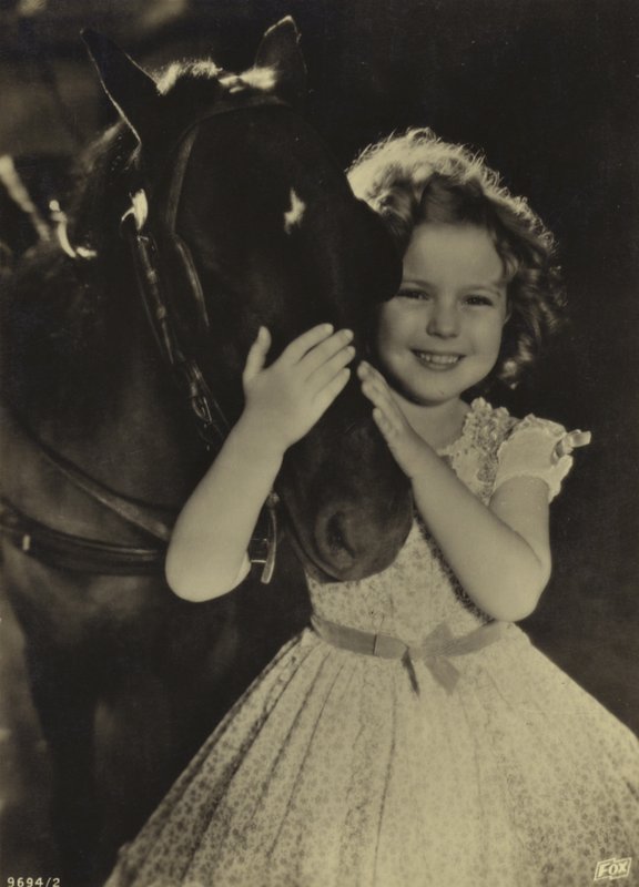 Shirley Temple, yhdysvaltalainen näyttelijä ja elokuvatähti tekijältä American Photographer