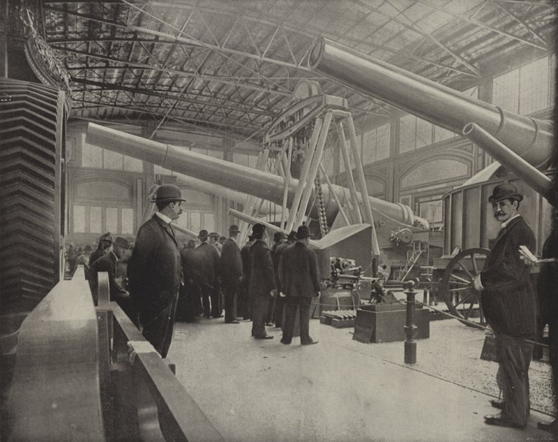 Krupp-asenäyttely tekijältä American Photographer