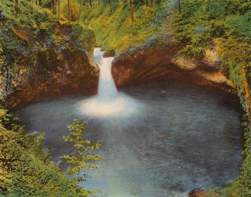 Punch Bowl at Eagle Creek (värikuva) tekijältä American Photographer