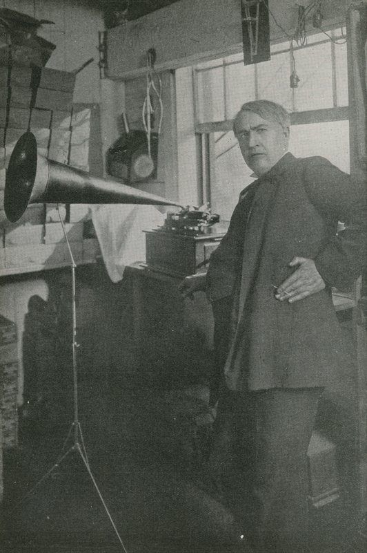 Thomas Edison työpajassaan tekijältä American Photographer