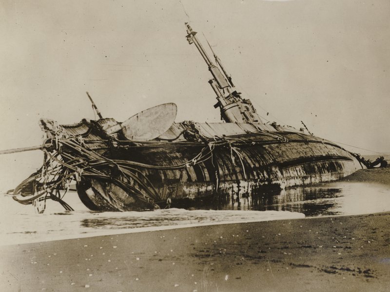Haaksirikkoutunut Yhdysvaltain h3-sukellusvene, 1917 tekijältä American Photographer