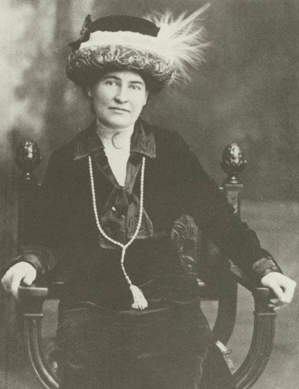 Willa Cather, noin 1910 (kaiverrus). tekijältä American School