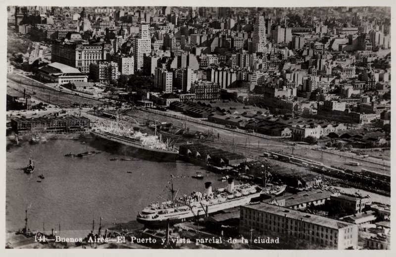 Satama ja osittainen näkymä kaupunkiin, Buenos Aires, Argentiina tekijältä Argentinian Photographer