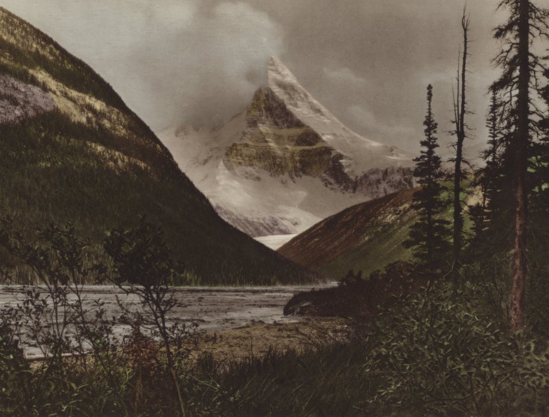 Mount Columbia (värikuva) tekijältä Byron Hill Harmon