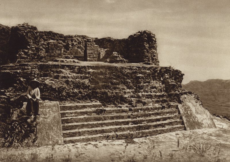 Meksiko: Tepoztlan, El Tepoztecatlin temppelin raunio (m/w kuva) tekijältä Cecile Seler Sachs