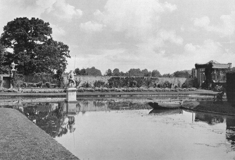 Westburyssa: Selvänäkijä ja pienempi paviljonki tekijältä Charles Latham