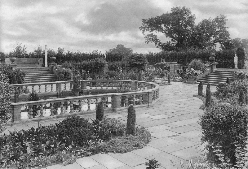 Pond Gardenin pohjoispää tekijältä Charles Latham