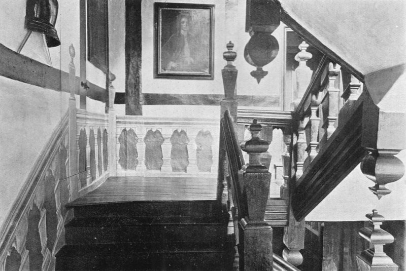 Portaissa tekijältä Charles Latham