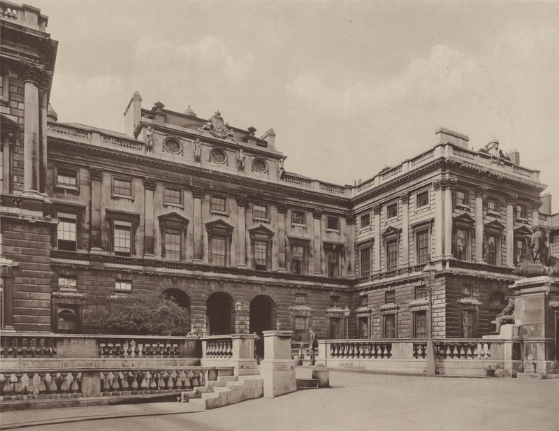 Somerset House, Näkymä Court Yardissa tekijältä Charles Latham