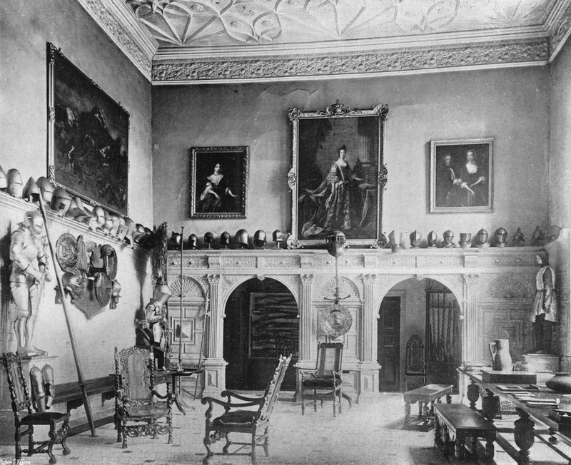 Barons Hall tekijältä Charles Latham