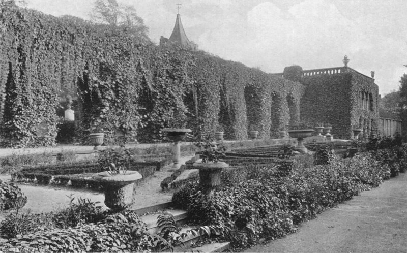 The Box Garden Terrace (m/w kuva) tekijältä Charles Latham