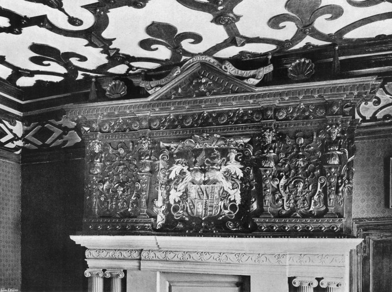 Knights or Ghosts Room tekijältä Charles Latham