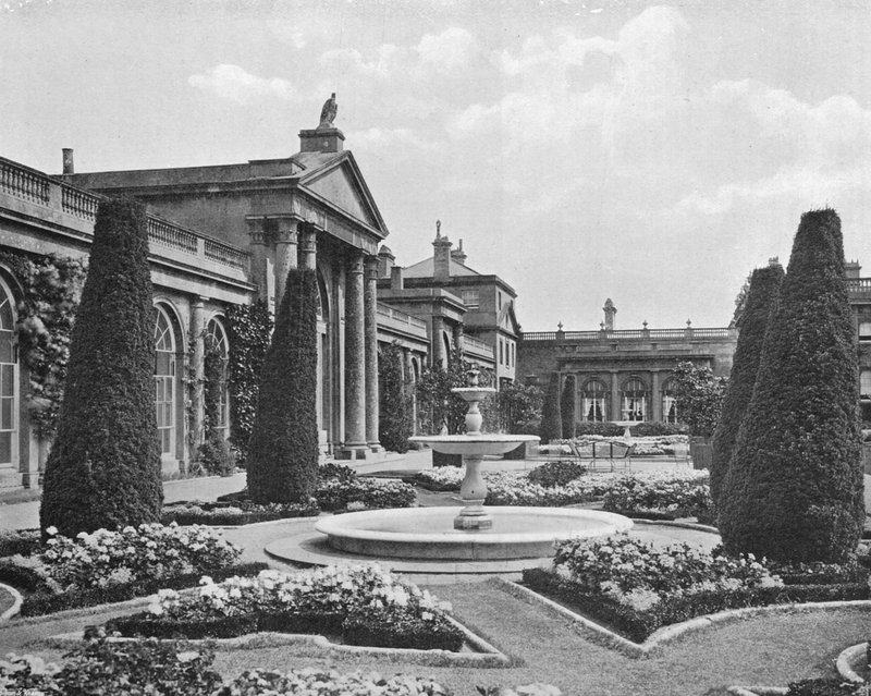 Marmorisuihkulähteet Orangery Gardensissa (m/w kuva) tekijältä Charles Latham