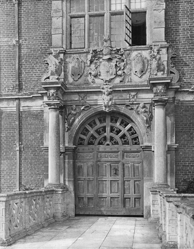 Ulkoportti, Blickling Hall tekijältä Charles Latham