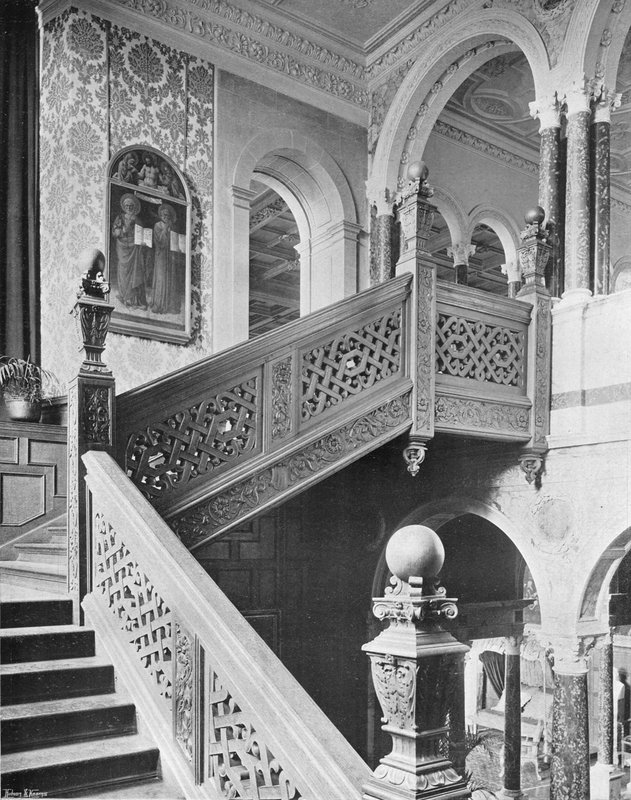 Grand Stairwayn lävistetyt kaiteet tekijältä Charles Latham