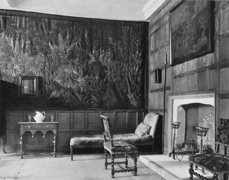 Tapestry pukeutumiskammio tekijältä Charles Latham