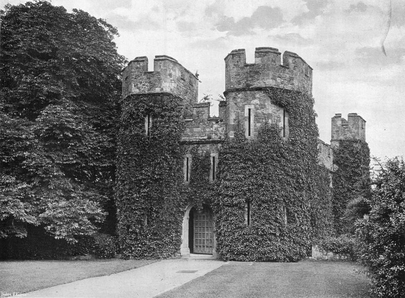 Temppelin ylempi portti tekijältä Charles Latham