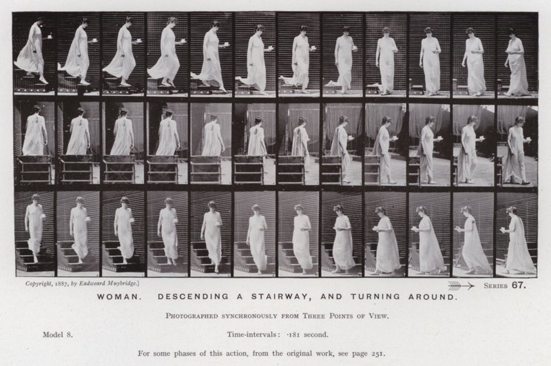Ihmishahmo liikkeessä: Nainen laskeutuu portaita pitkin ja kääntyy ympäri (m/v kuva) tekijältä Eadweard Muybridge