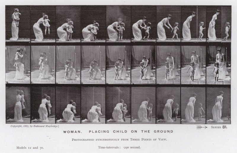 Ihmishahmo liikkeessä: Nainen, laittaa lapsen maahan (m/w kuva) tekijältä Eadweard Muybridge