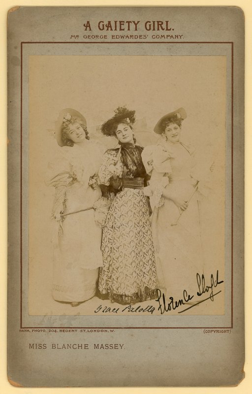 Iloinen tyttö - Miss Blanche Massey, Grace Palotta, Florence Lloyd tekijältä English Photographer