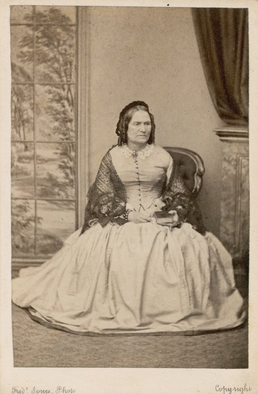 Agnes Strickland, kirjoittaja tekijältä English Photographer
