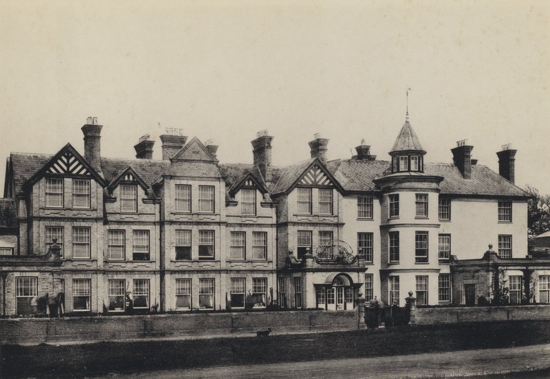 Aldeburgh, Wentworth Castle Hotel (m/w kuva) tekijältä English Photographer