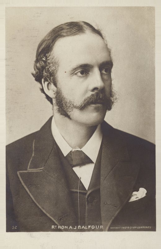 Arthur Balfour tekijältä English Photographer