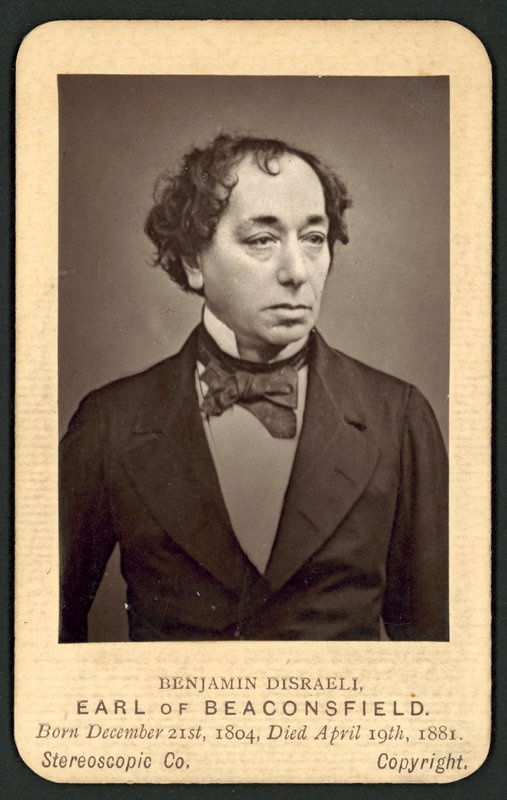 Benjamin Disraeli, Earl of Beaconsfield, muistovalokuvakortti (m/w kuva) tekijältä English Photographer