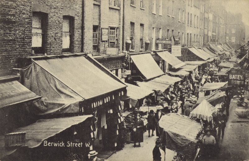 Berwick Street, W tekijältä English Photographer