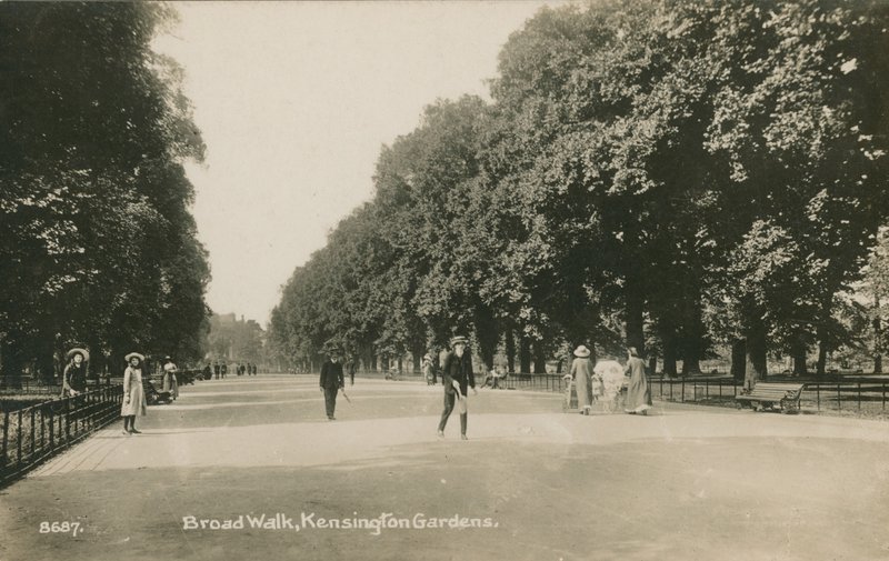 Broad Walk, Kensington Gardens tekijältä English Photographer